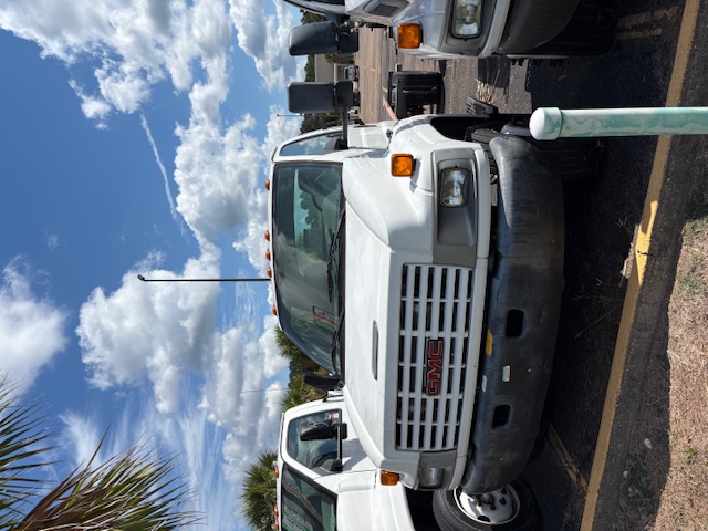 Used 2008 26 ' Cab and Chassis for sale