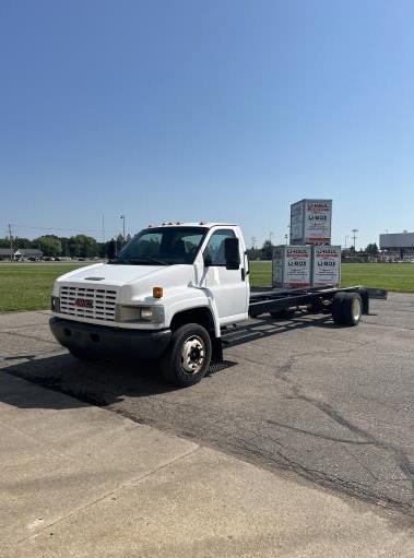 Used 2008 26 ' Cab and Chassis for sale