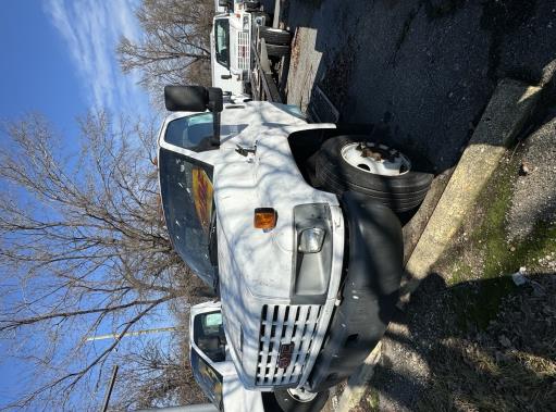Used 2006 26 ' Cab and Chassis for sale