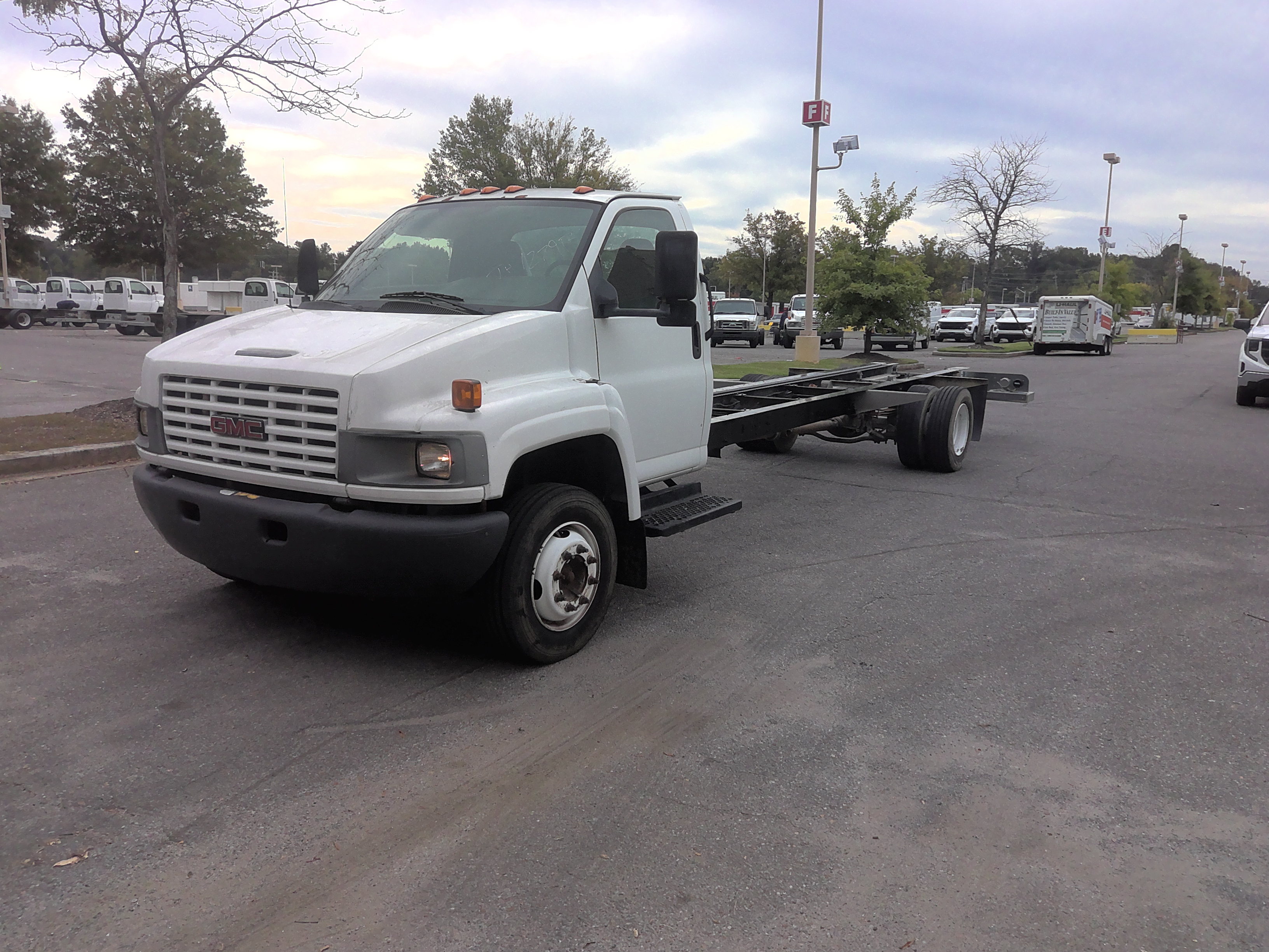 Used 2008 26 ' Cab and Chassis for sale