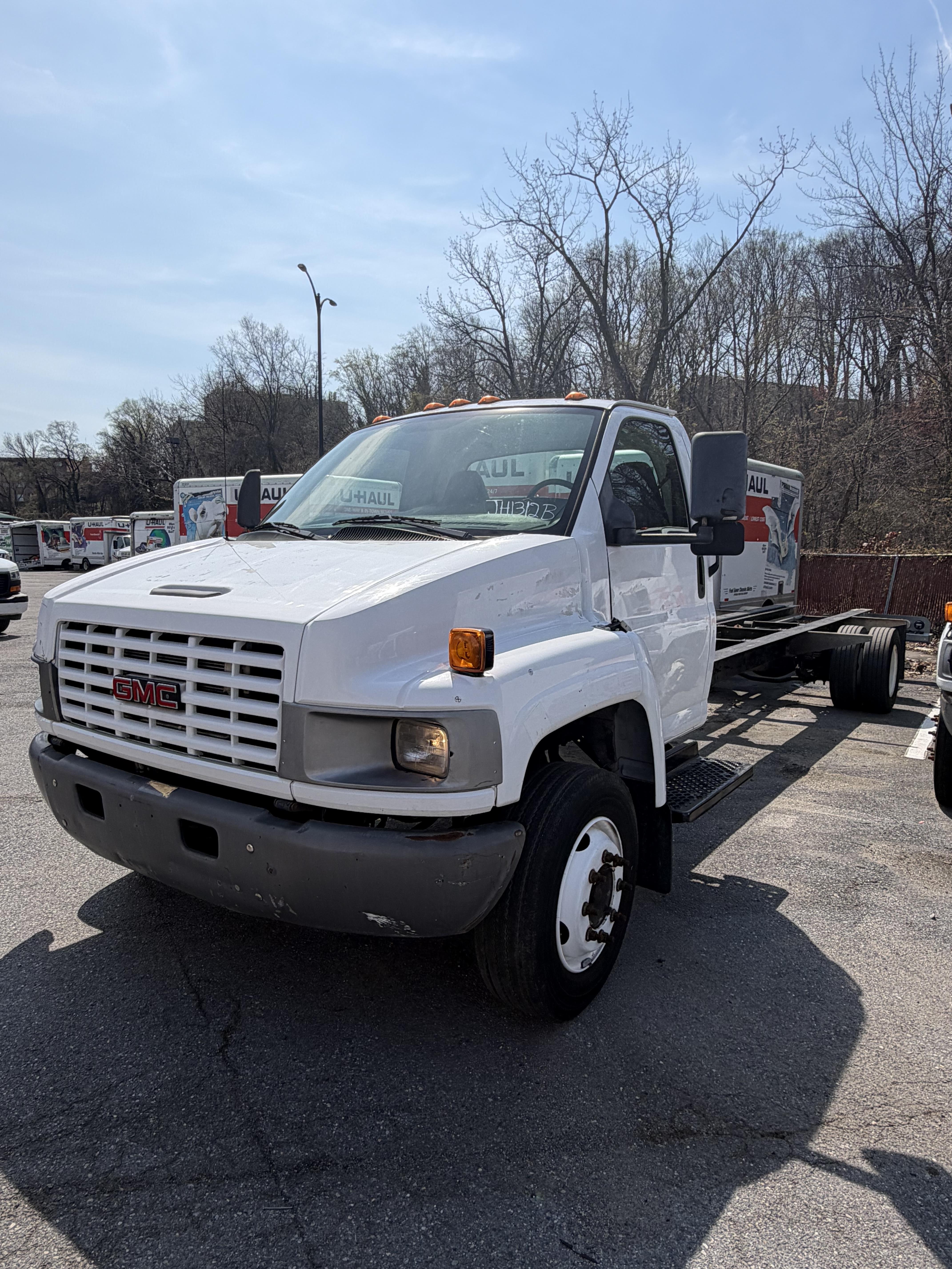 Used 2008 26 ' Cab and Chassis for sale