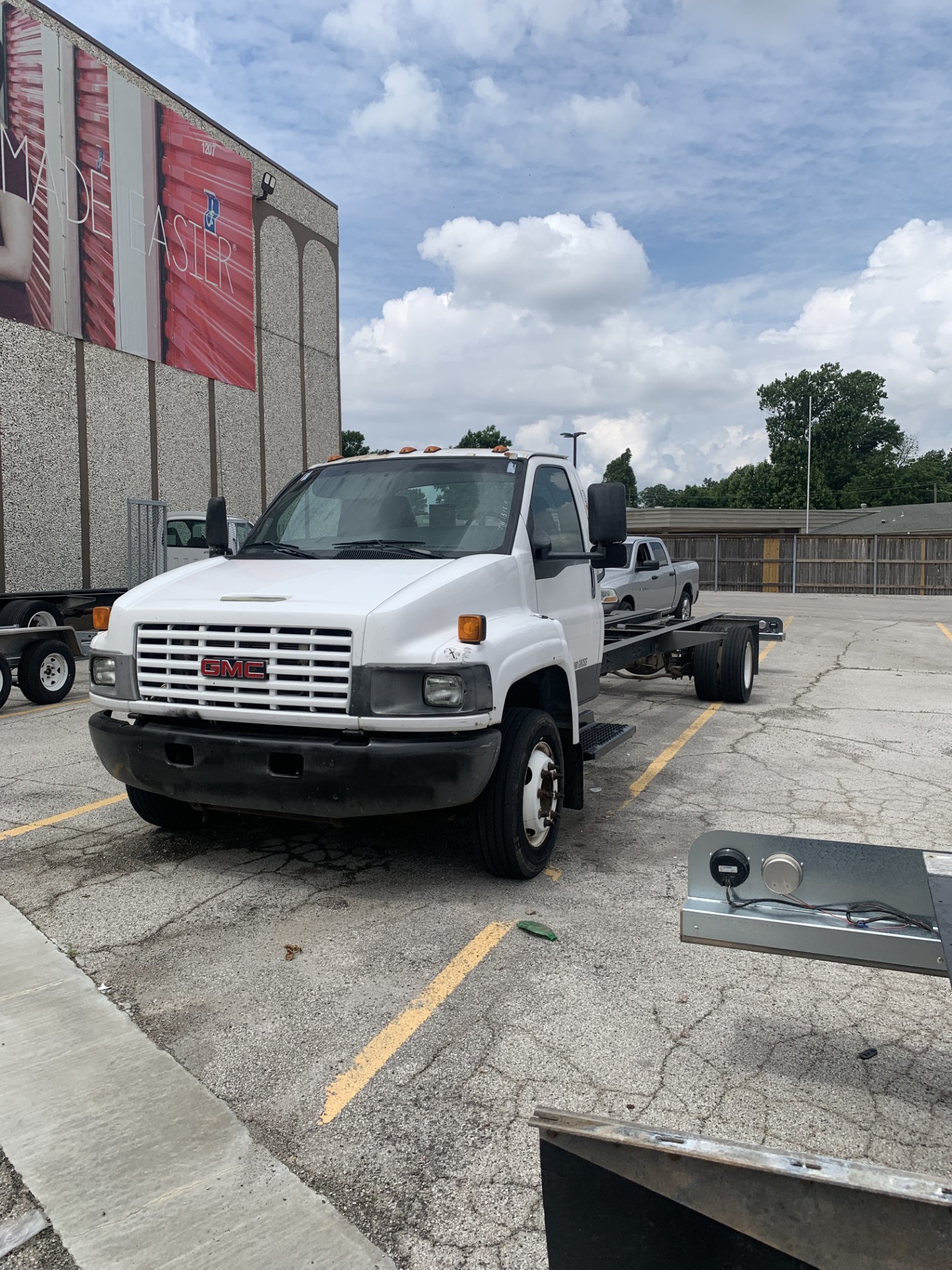 Used 2007 26 ' Cab and Chassis for sale