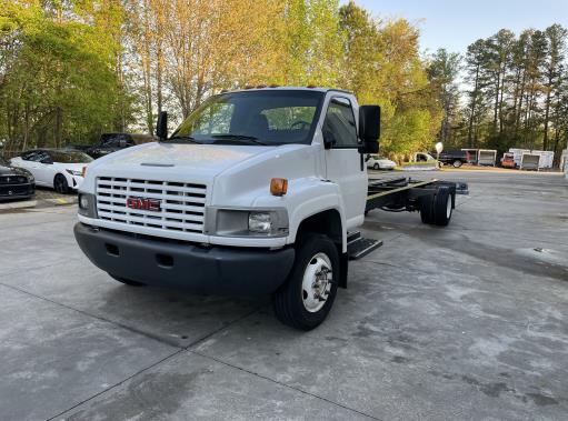 Used 2008 26 ' Cab and Chassis for sale