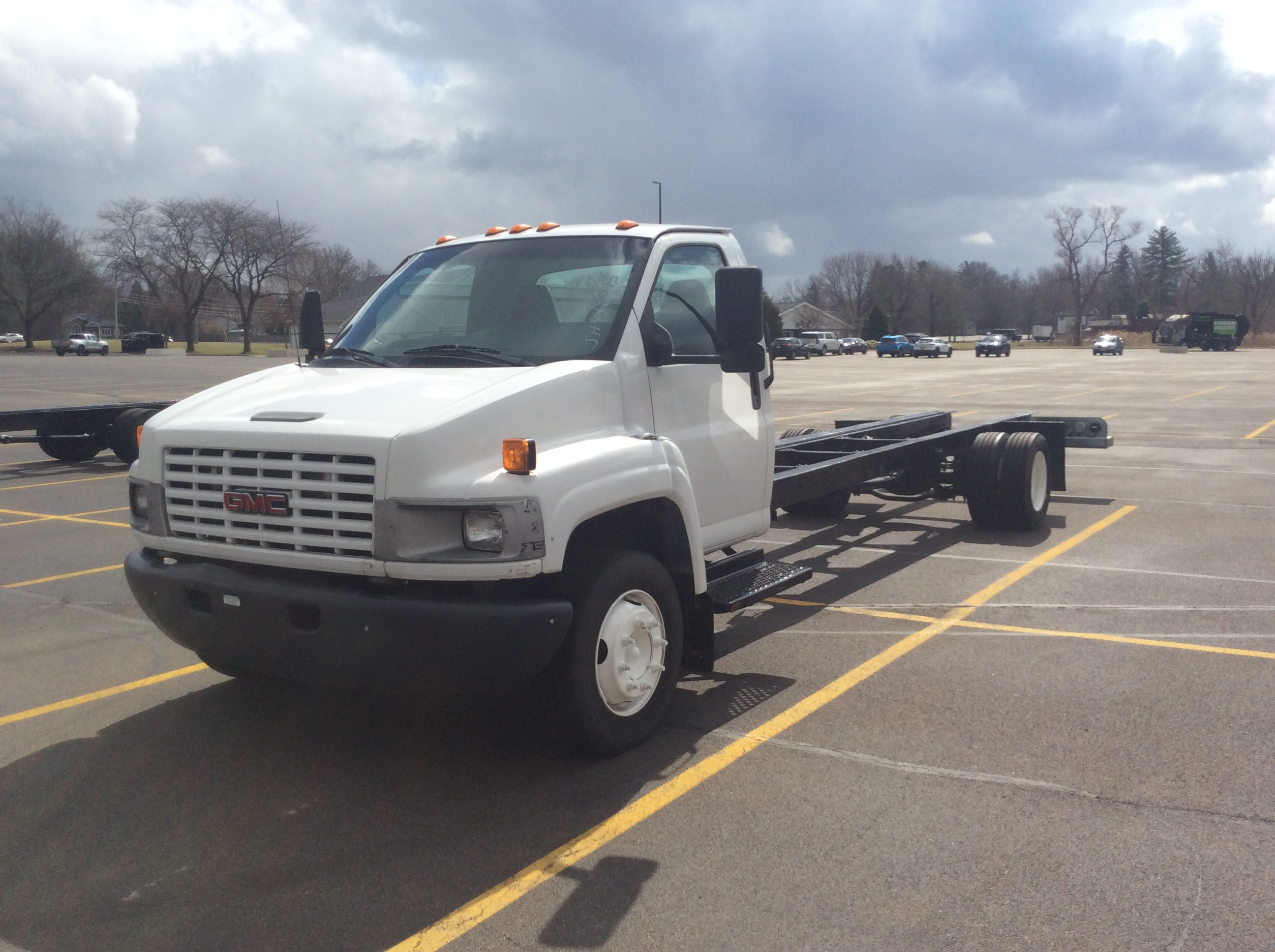 Used 2008 26 ' Cab and Chassis for sale