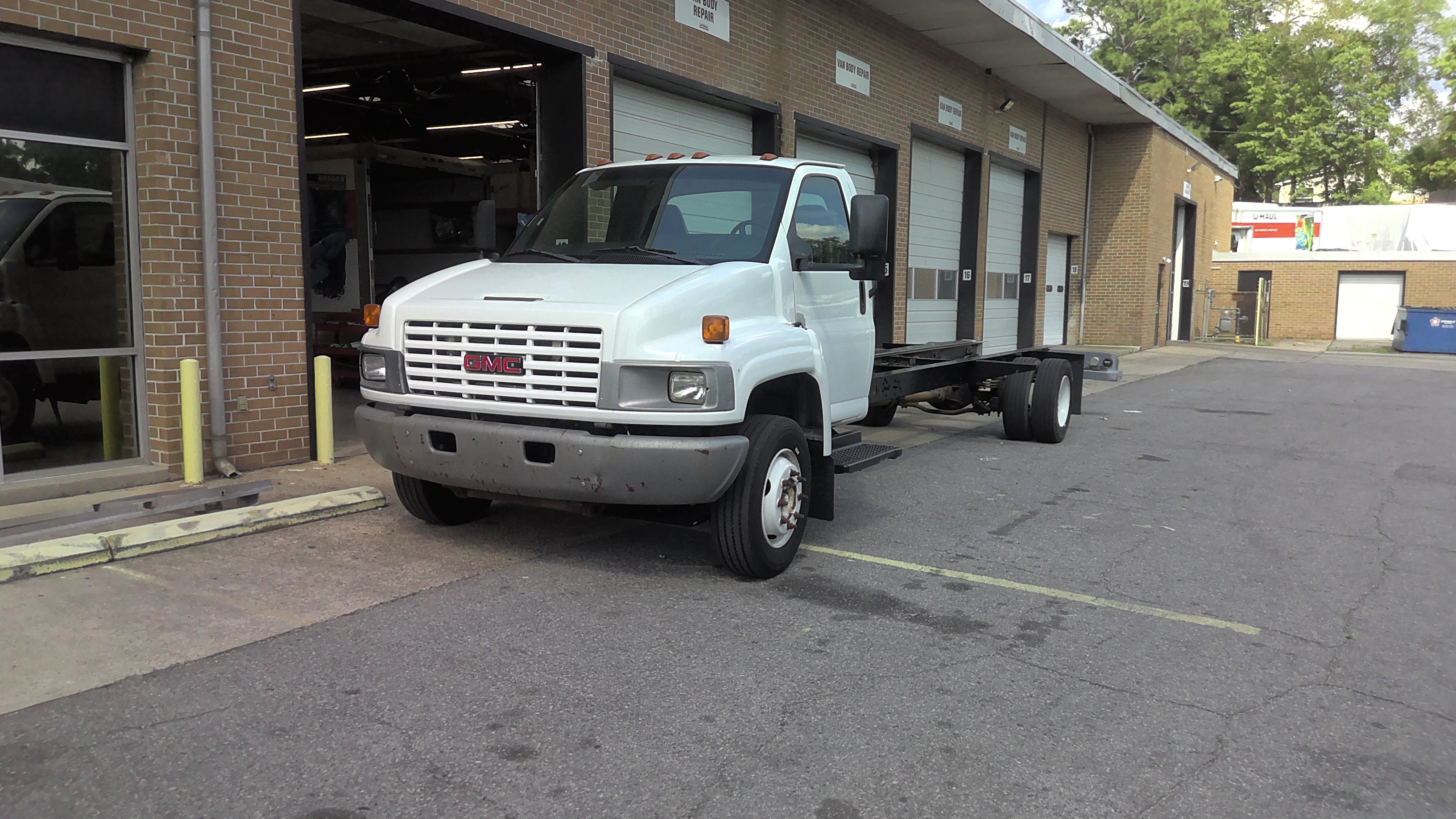 Used 2008 26 ' Cab and Chassis for sale