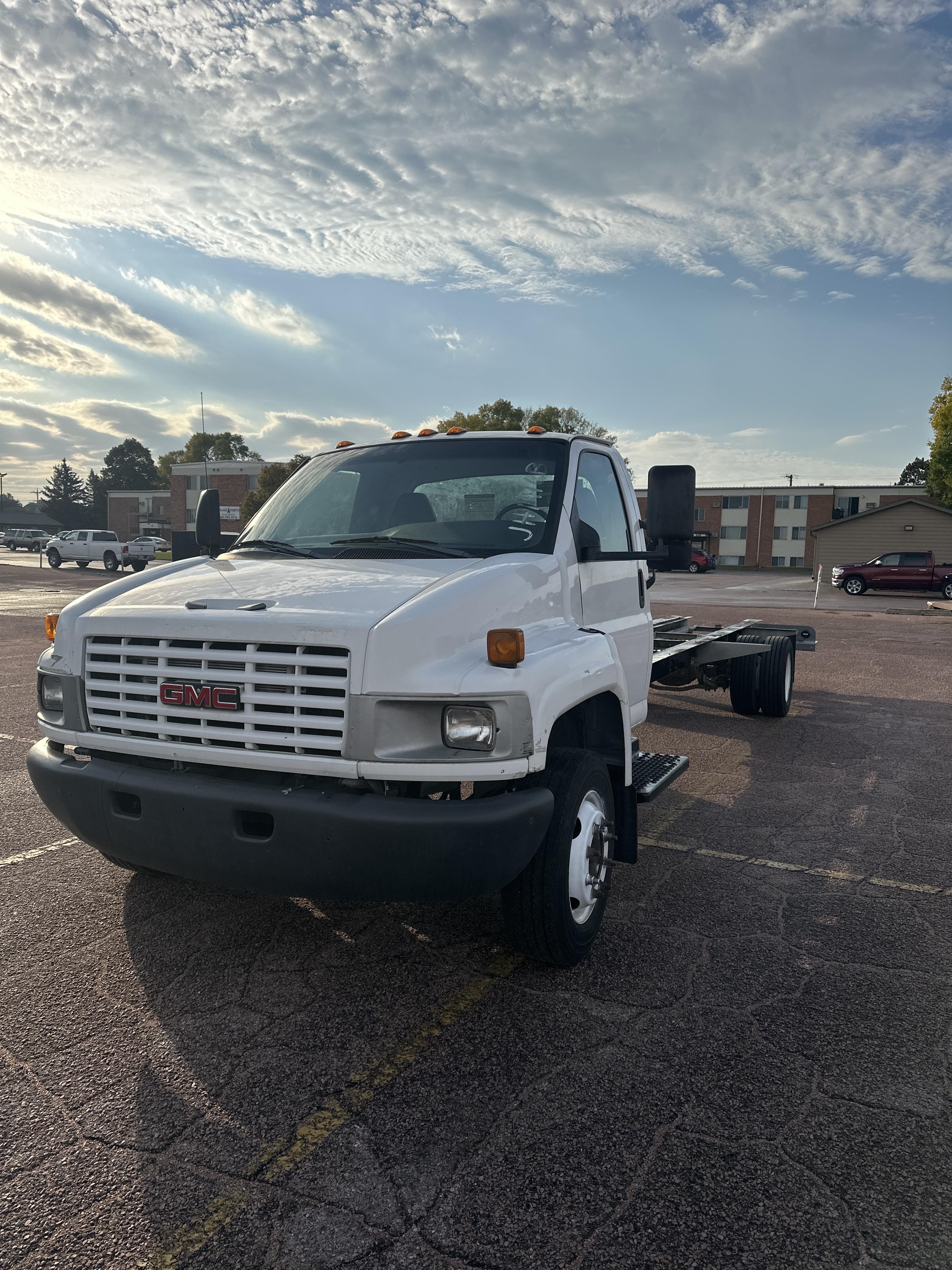 Used 2008 26 ' Cab and Chassis for sale