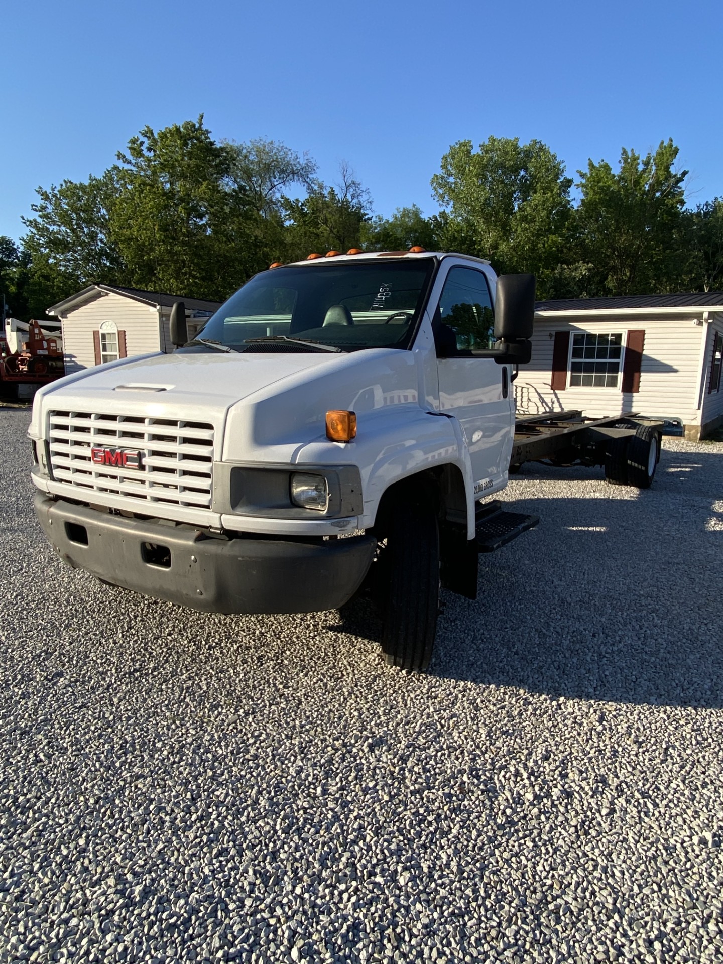 Used 2005 26 ' Cab and Chassis for sale