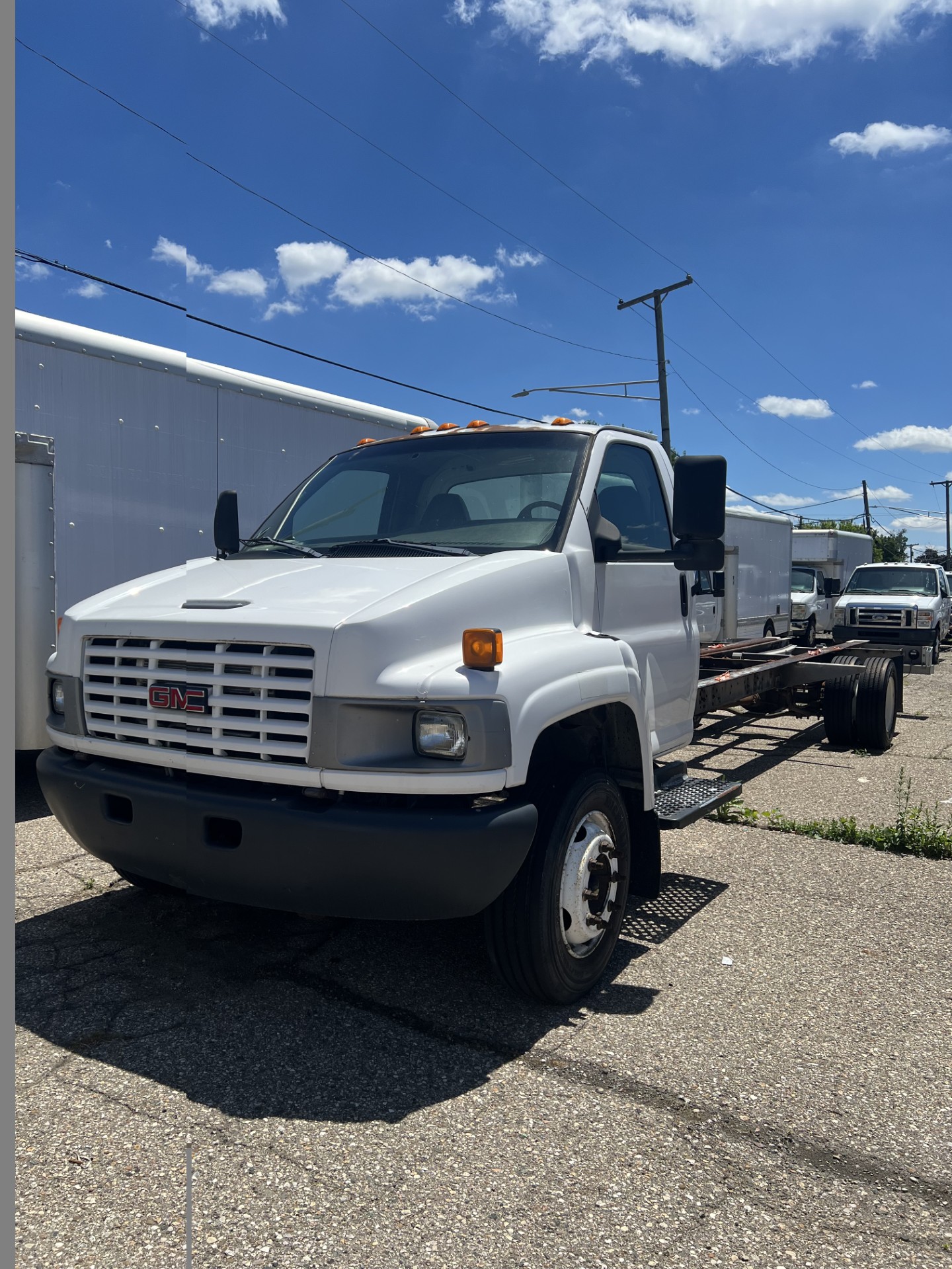 Used 2006 26 ' Cab and Chassis for sale