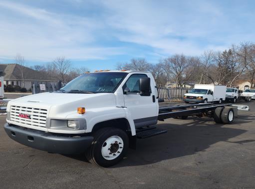 Used 2006 26 ' Cab and Chassis for sale