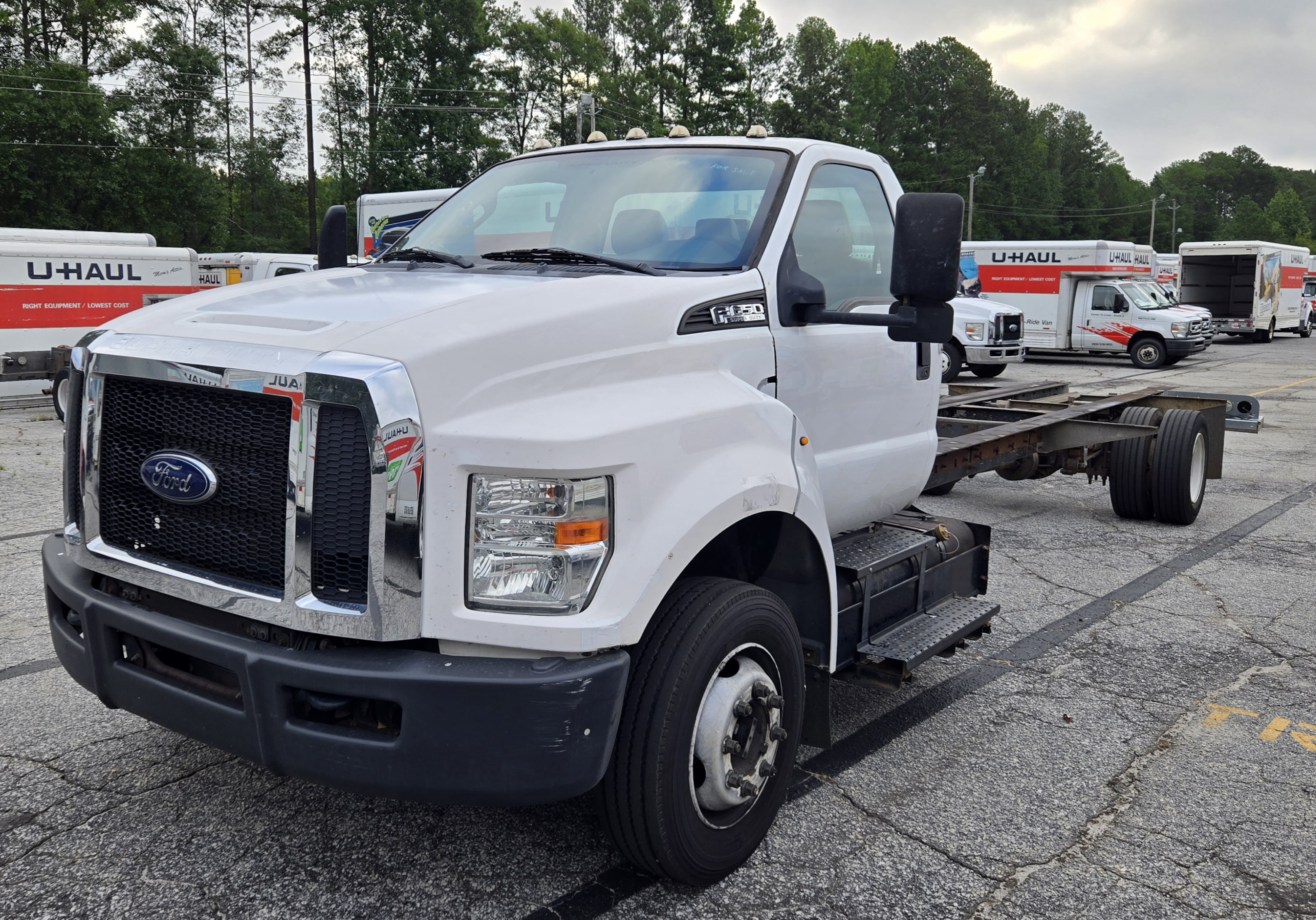 Used 2016 26 ' Cab and Chassis for sale