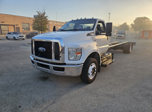 Used 2016 26 ' Cab and Chassis for sale