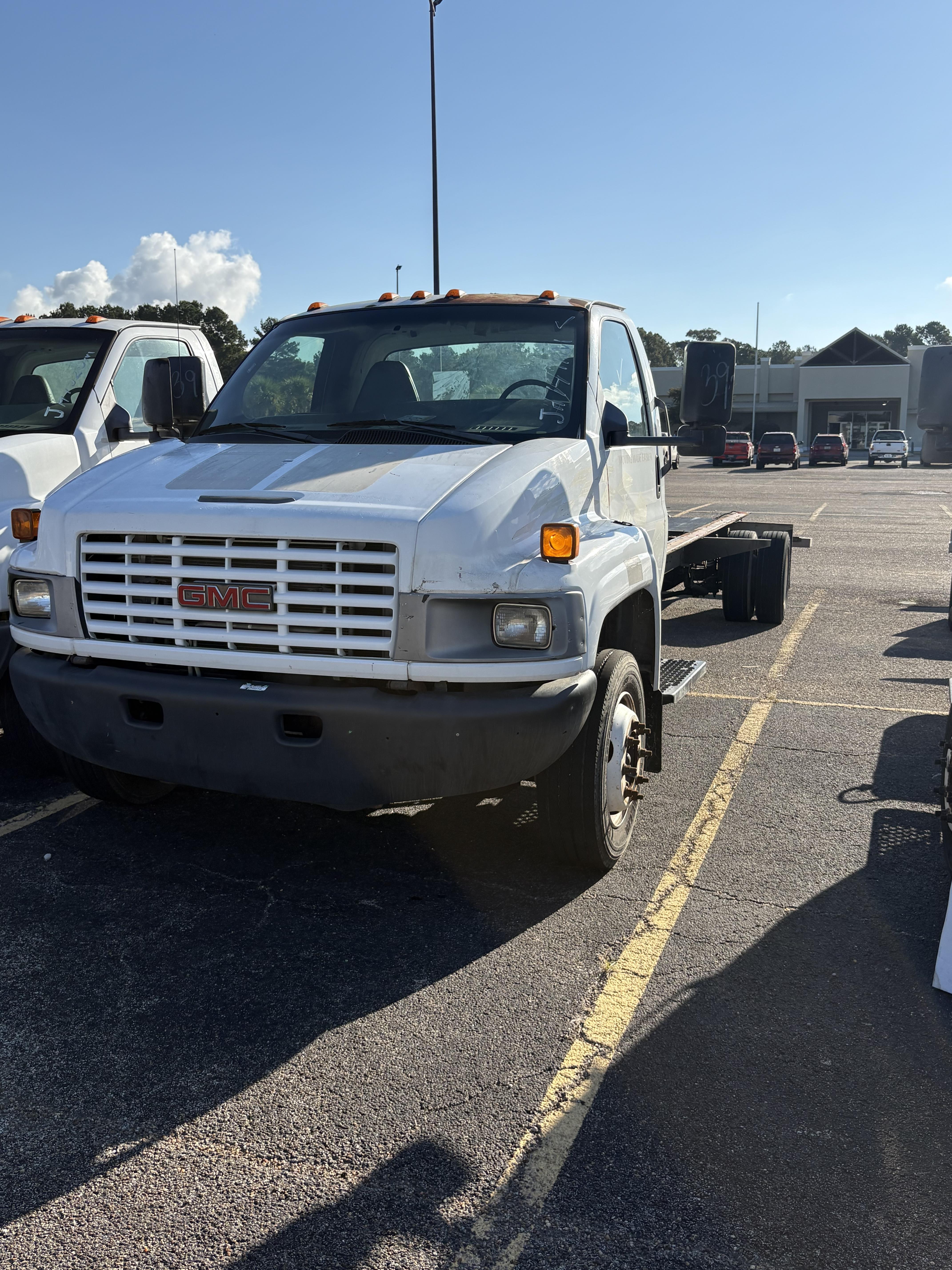 Used 2006 26 ' Cab and Chassis for sale