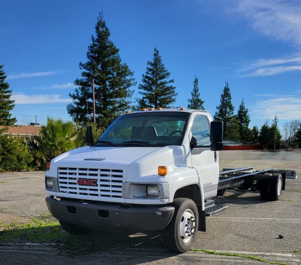 Used 2008 26 ' Cab and Chassis for sale