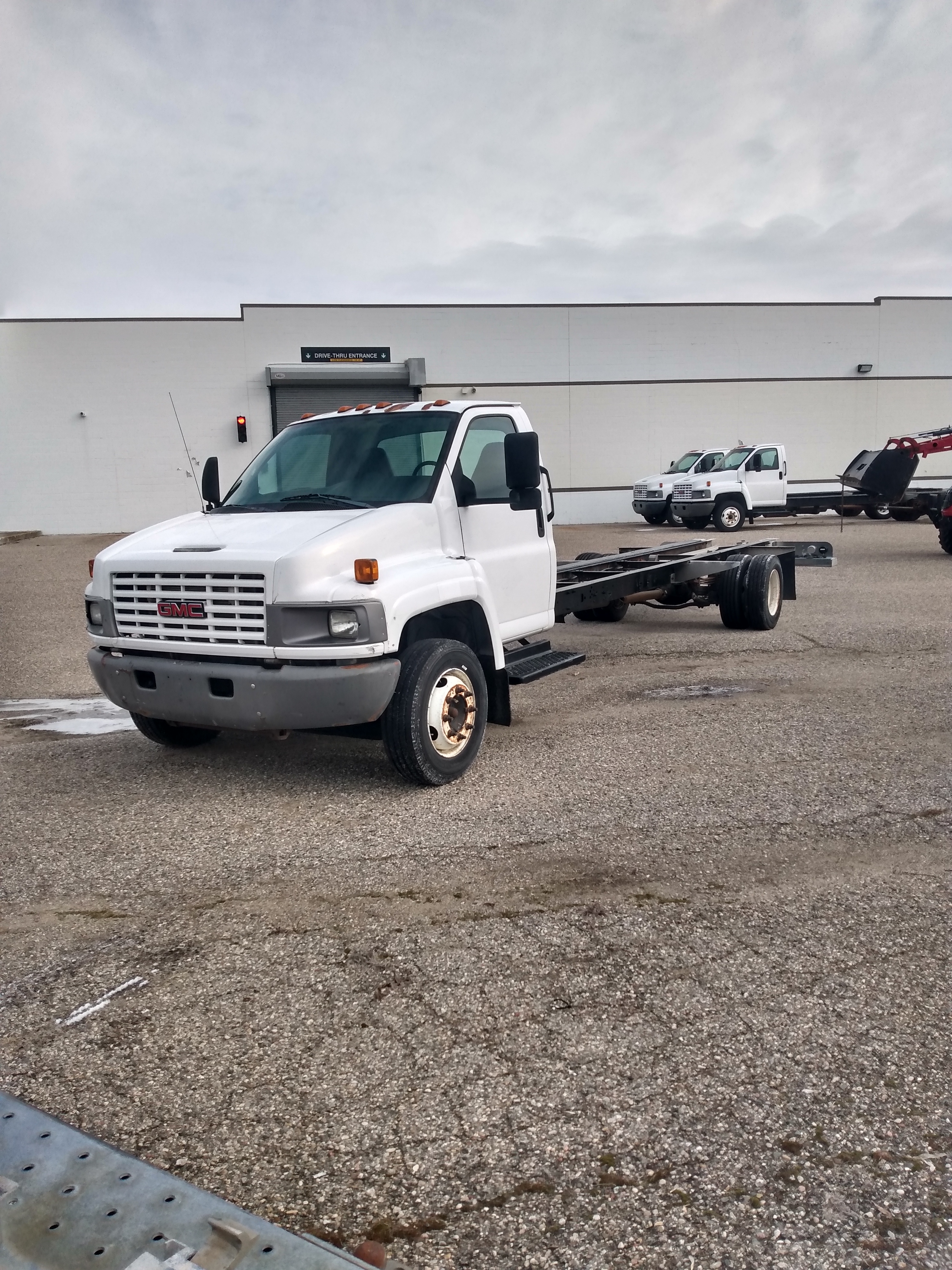 Used 2008 26 ' Cab and Chassis for sale