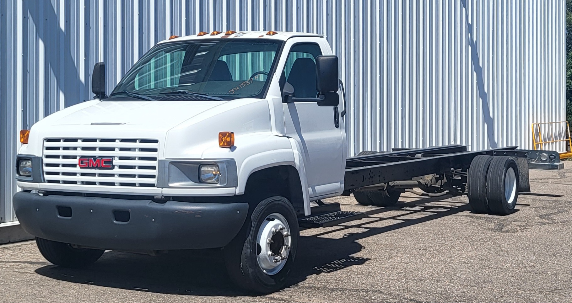 Used 2006 26 ' Cab and Chassis for sale
