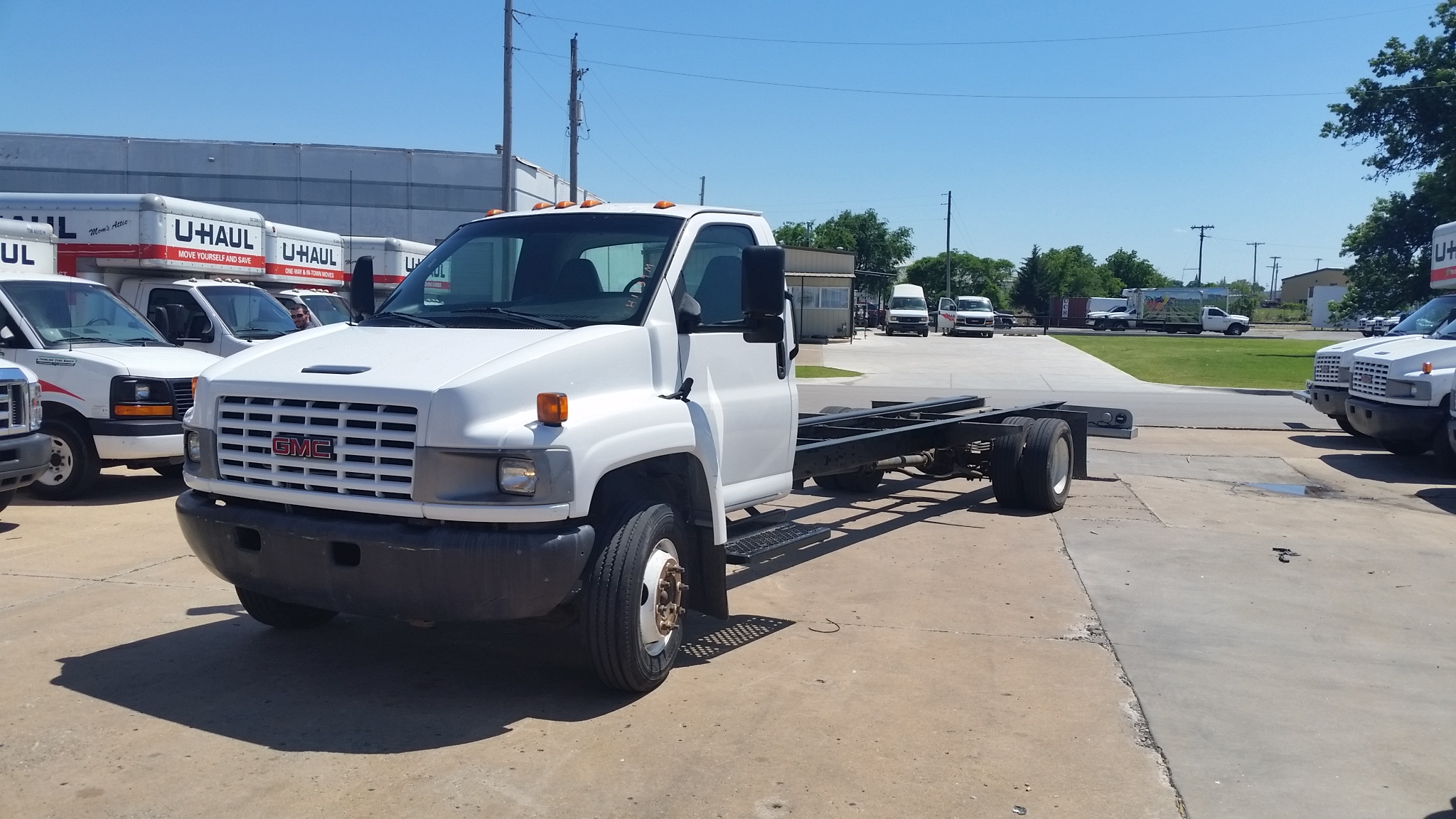 2006 26' Cab and Chassis for Sale in Muskogee, OK 74403 UHaul