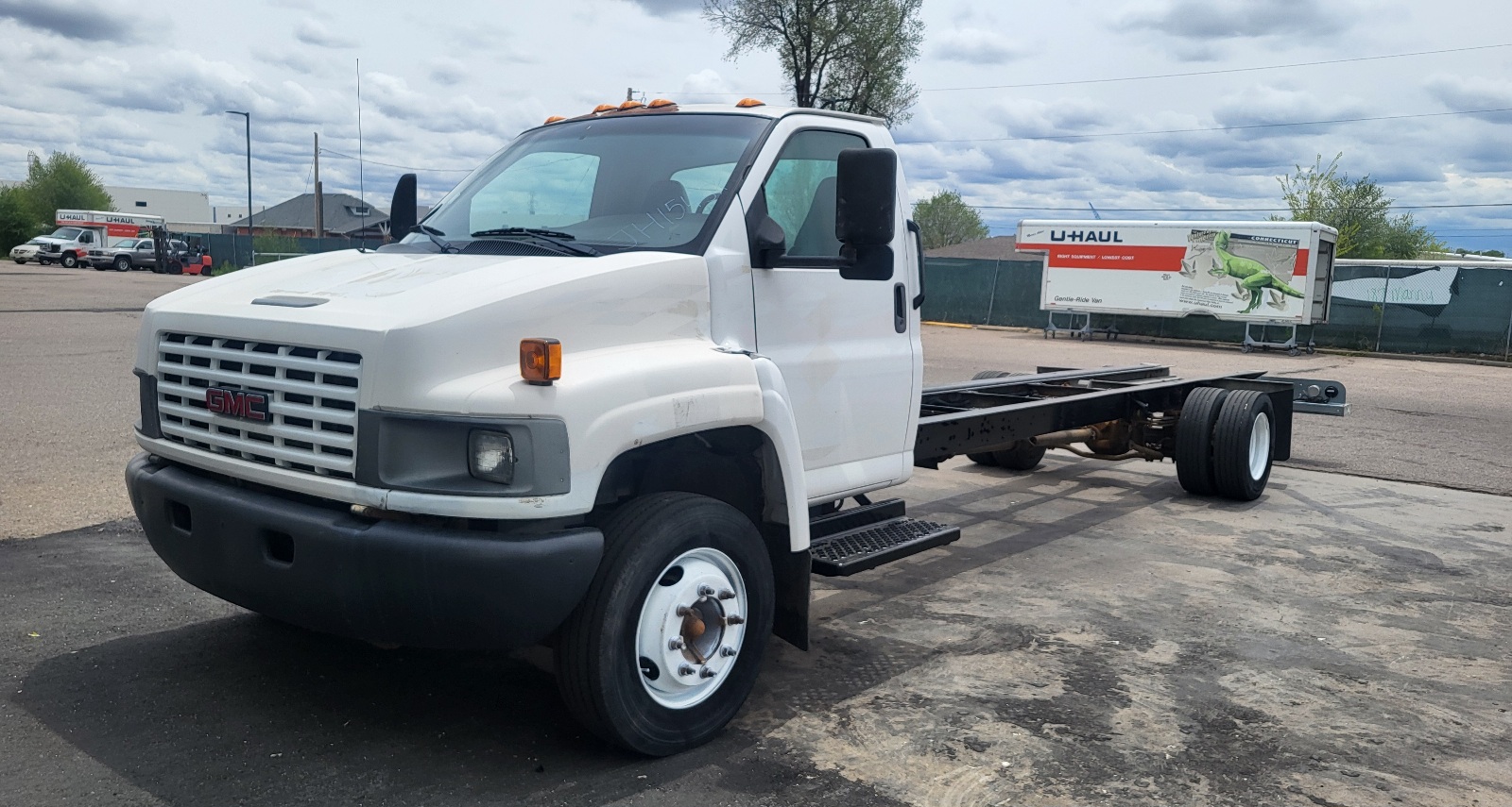 Used 2005 26 ' Cab and Chassis for sale