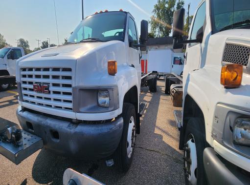 Used 2007 26 ' Cab and Chassis for sale