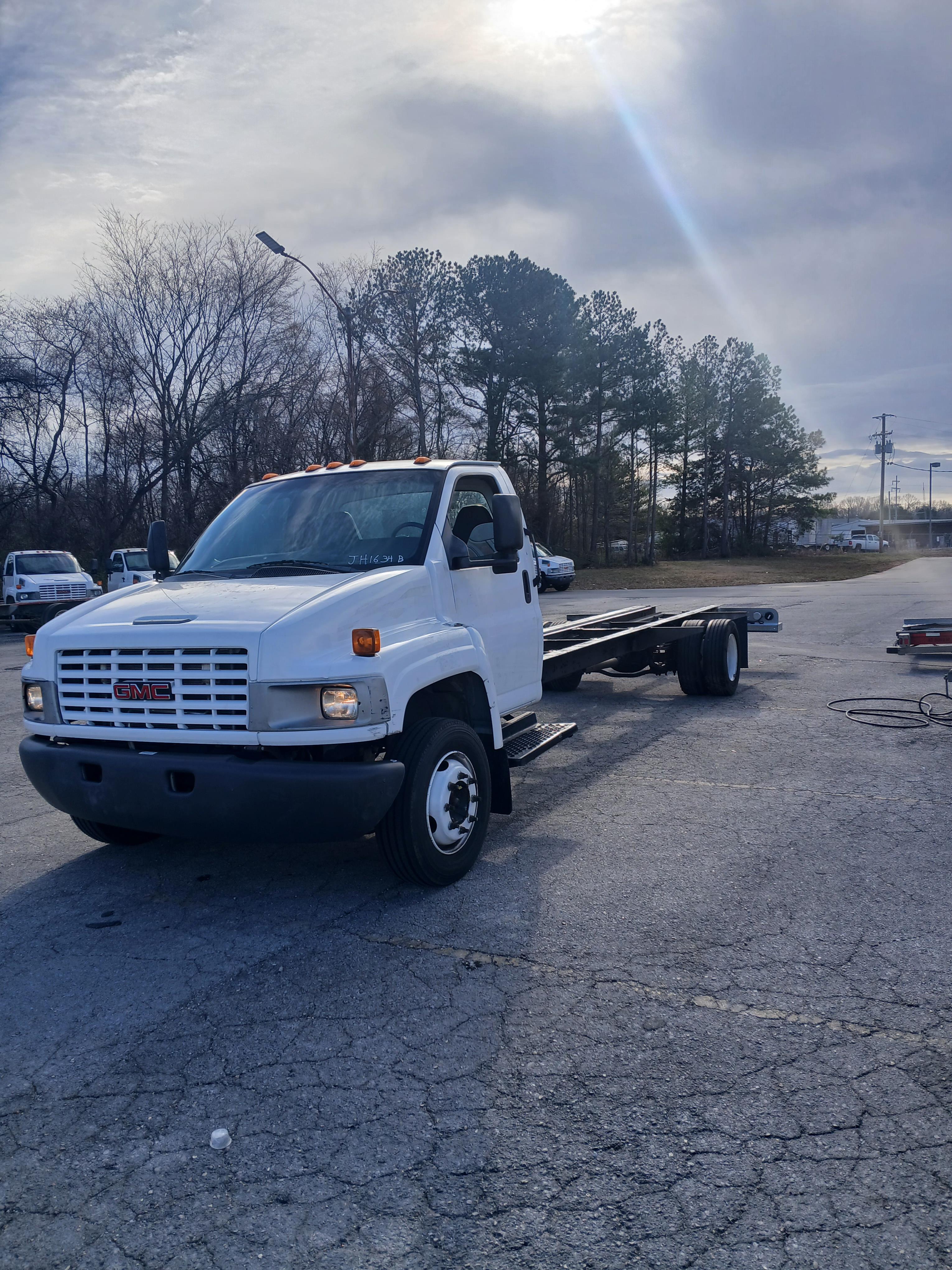 Used 2008 26 ' Cab and Chassis for sale
