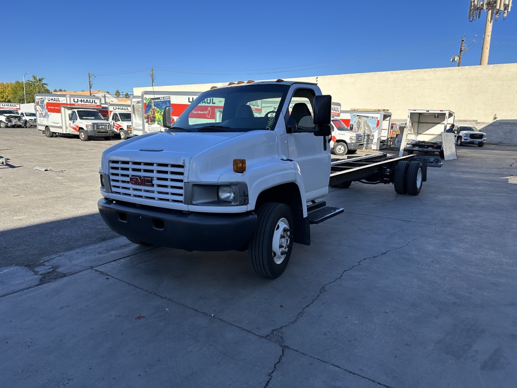 Used 2006 26 ' Cab and Chassis for sale