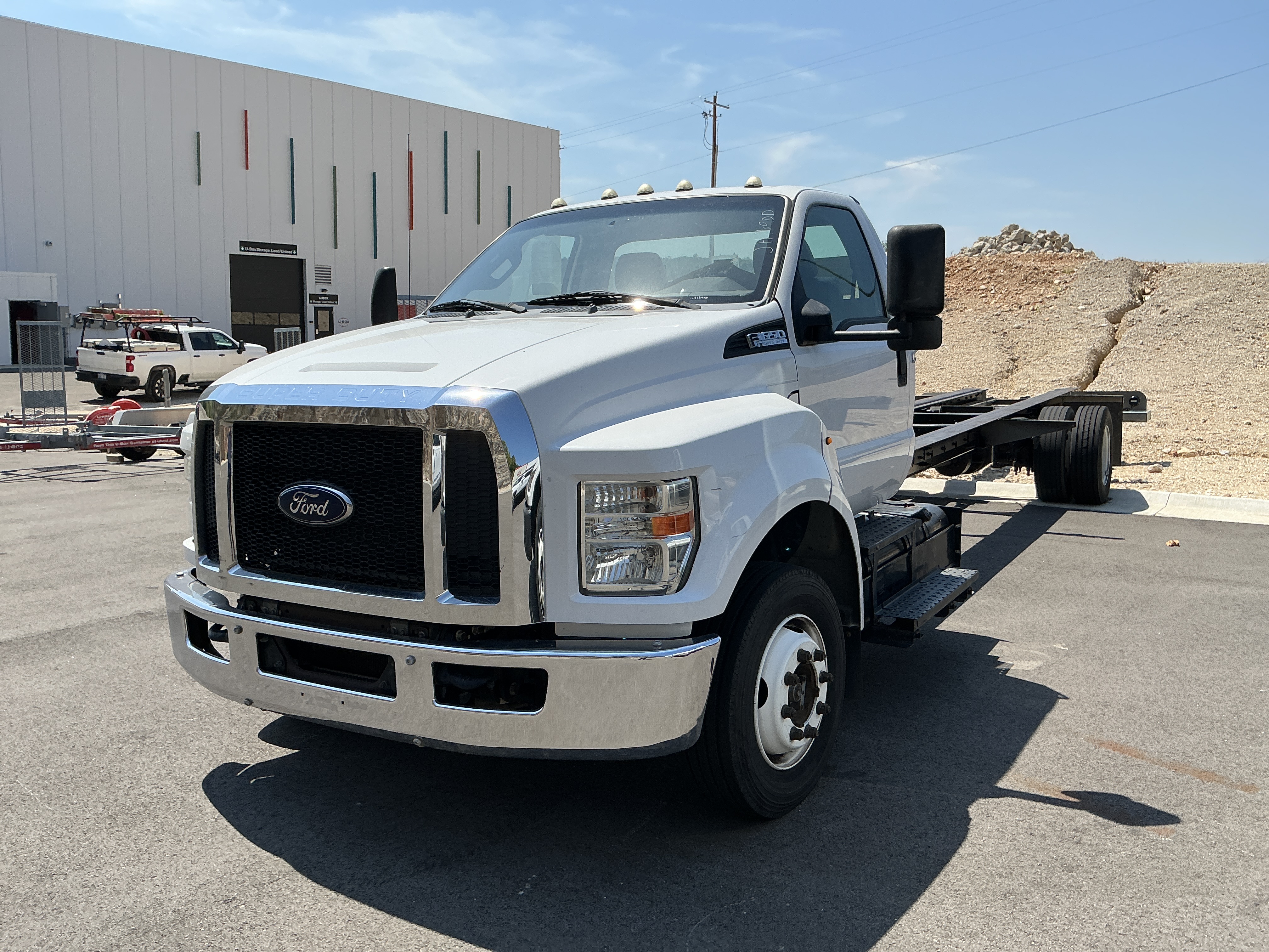 Used 2016 26 ' Cab and Chassis for sale