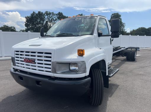 Used 2008 26 ' Cab and Chassis for sale