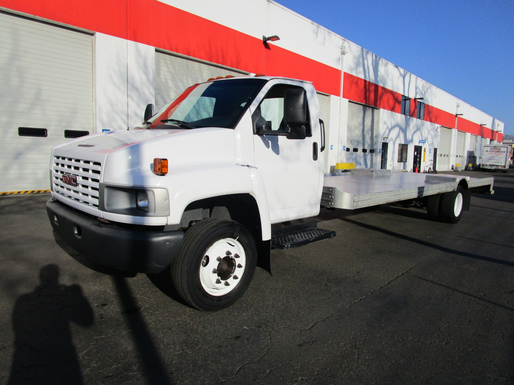 U Haul Storage Unit Auction 09 - s6bkn04