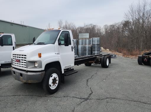 Used 2006 26 ' Cab and Chassis for sale