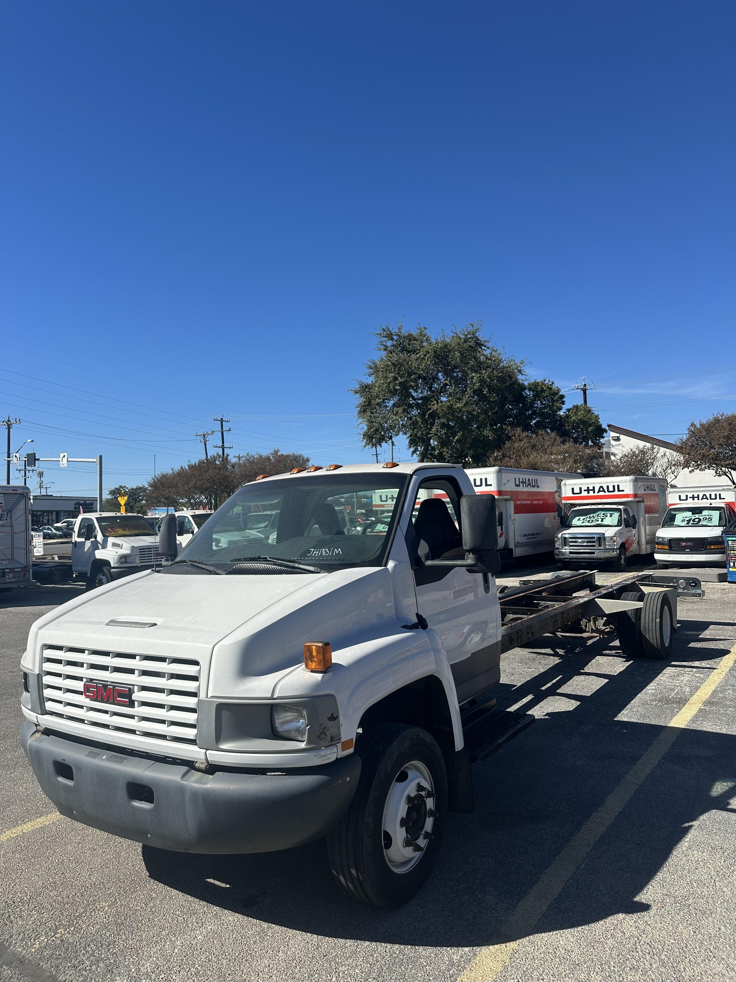 Used 2006 26 ' Cab and Chassis for sale