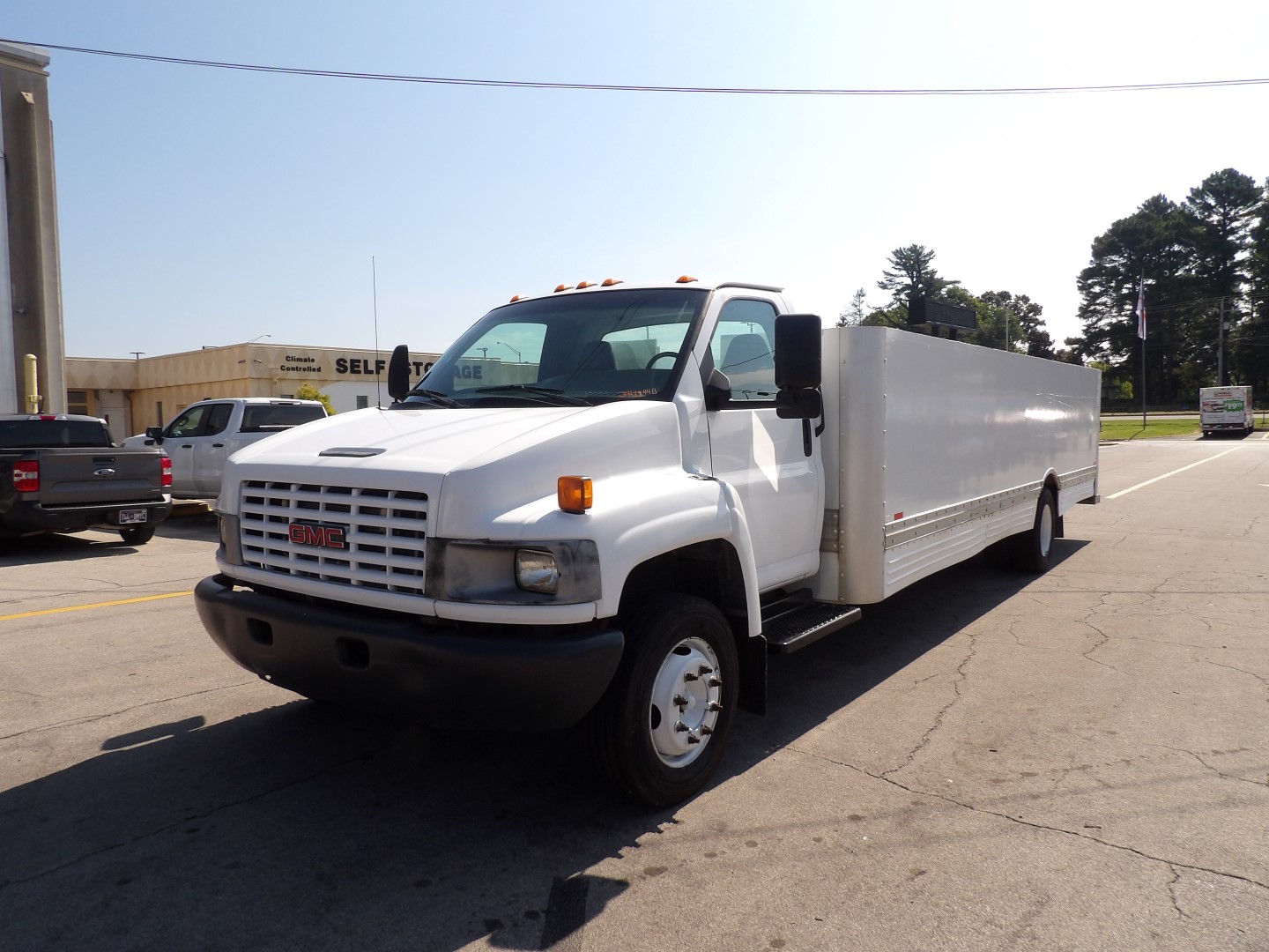 Used 2008 26 ' Cab and Chassis for sale