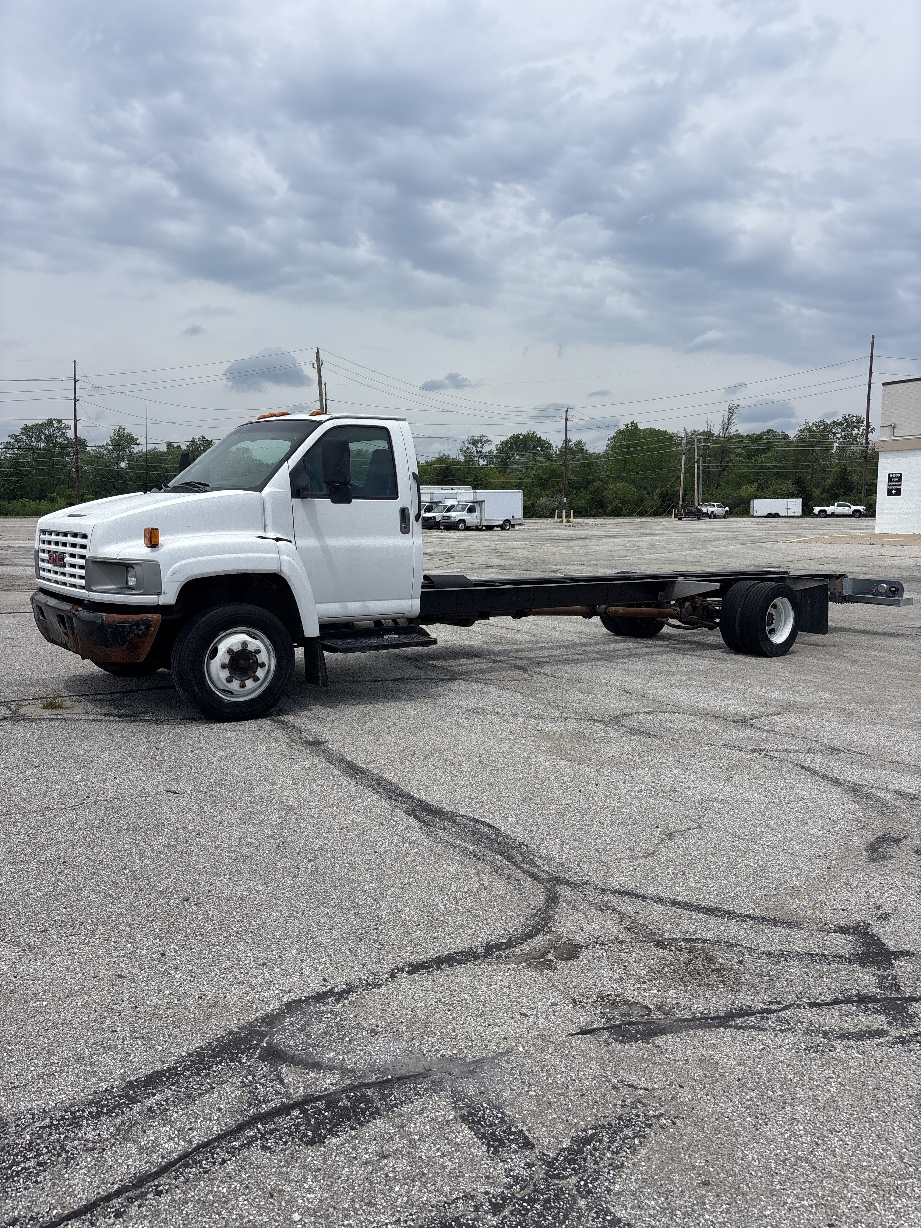 Used 2006 26 ' Cab and Chassis for sale