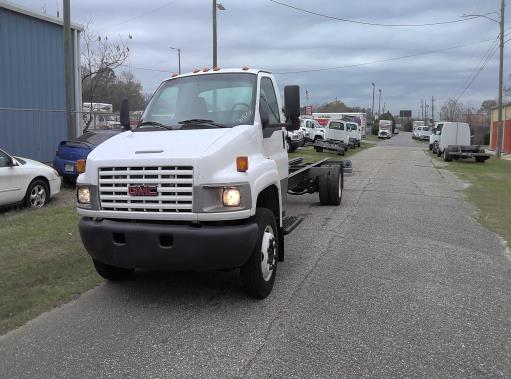 Used 2008 26 ' Cab and Chassis for sale