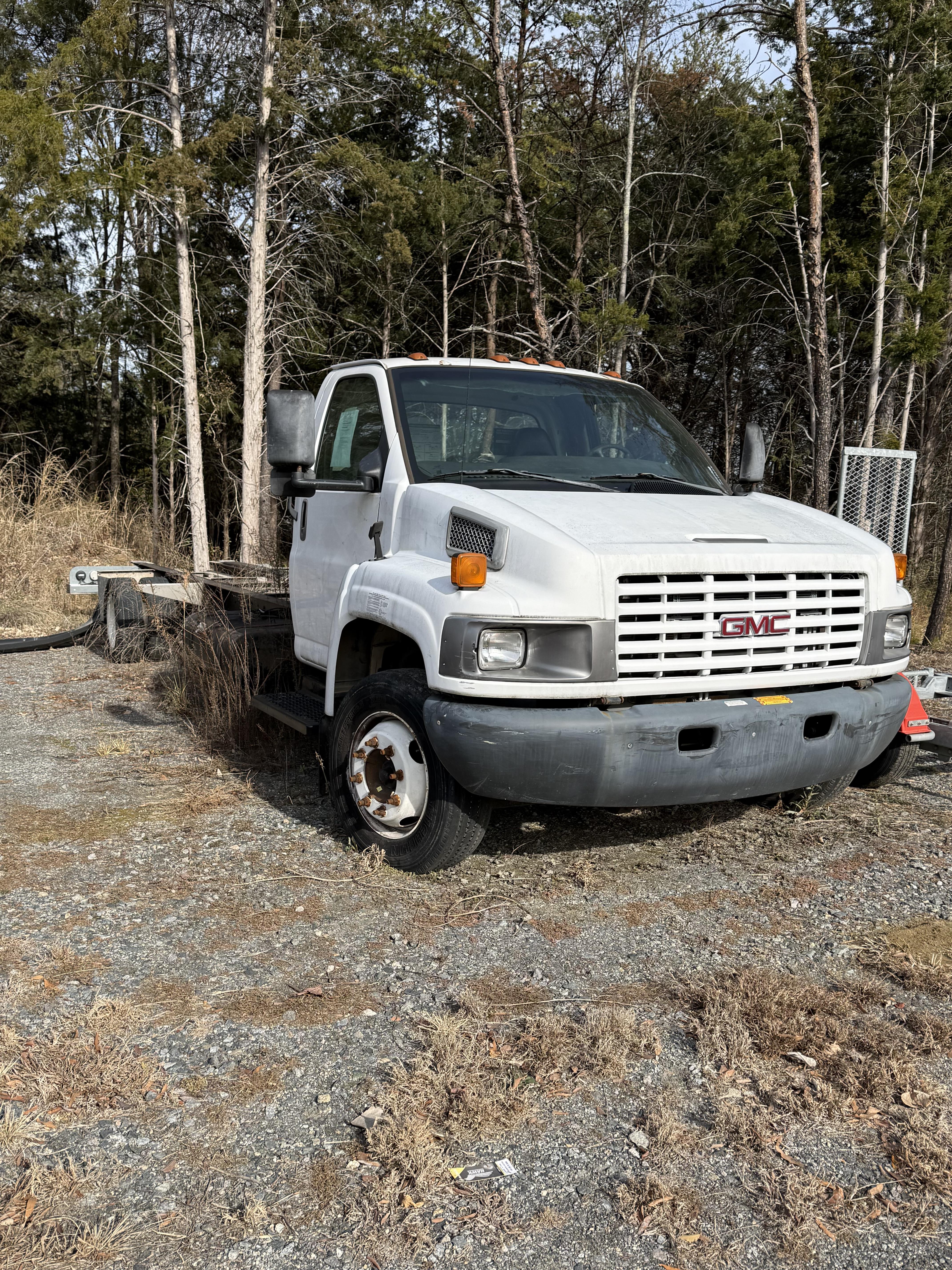 Used 2005 26 ' Cab and Chassis for sale