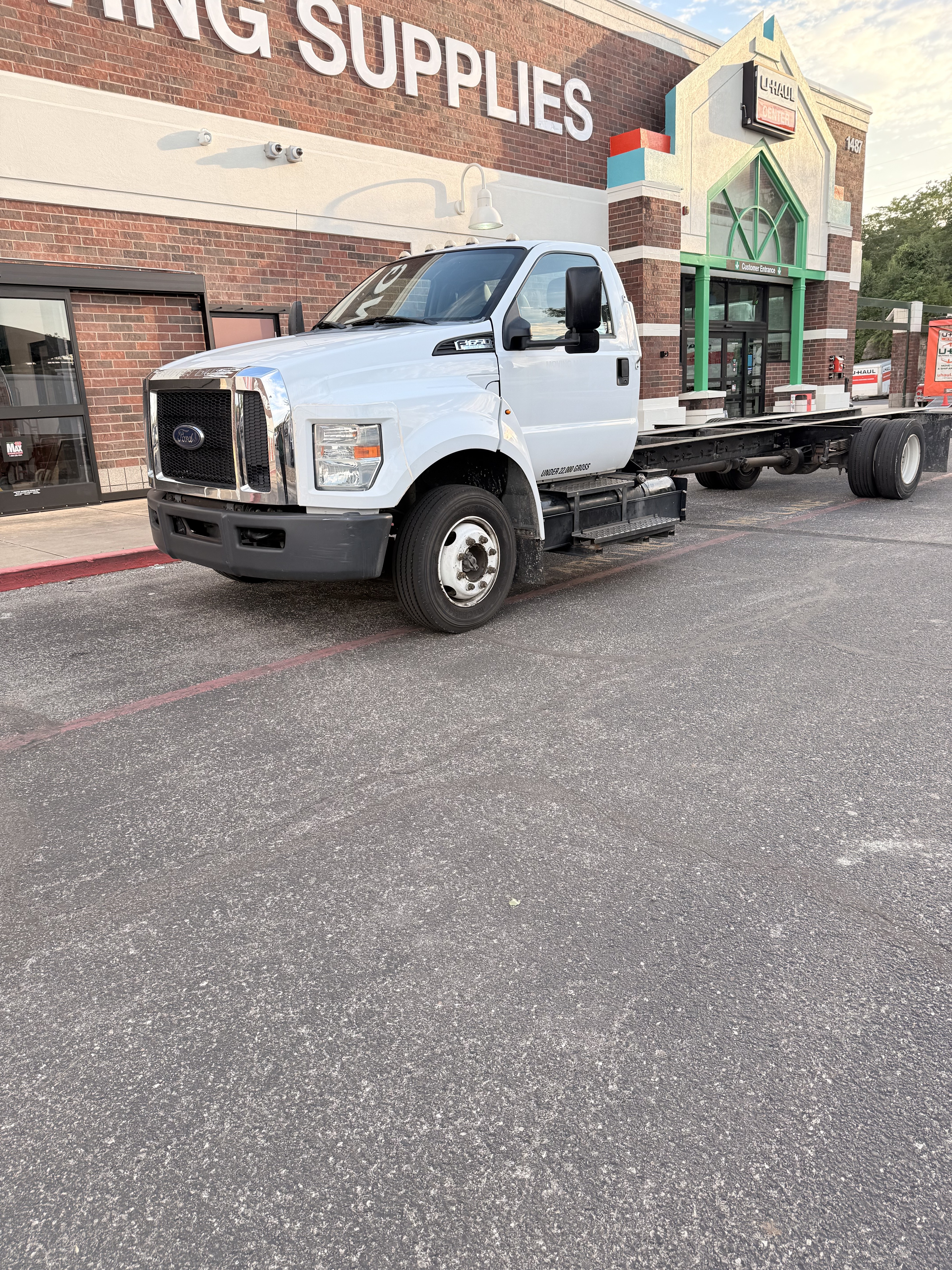 Used 2016 26 ' Cab and Chassis for sale