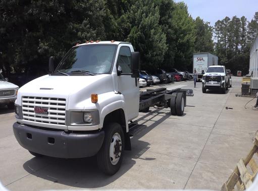 Used 2006 26 ' Cab and Chassis for sale