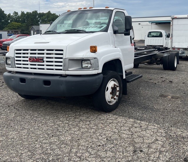 Used 2008 26 ' Cab and Chassis for sale