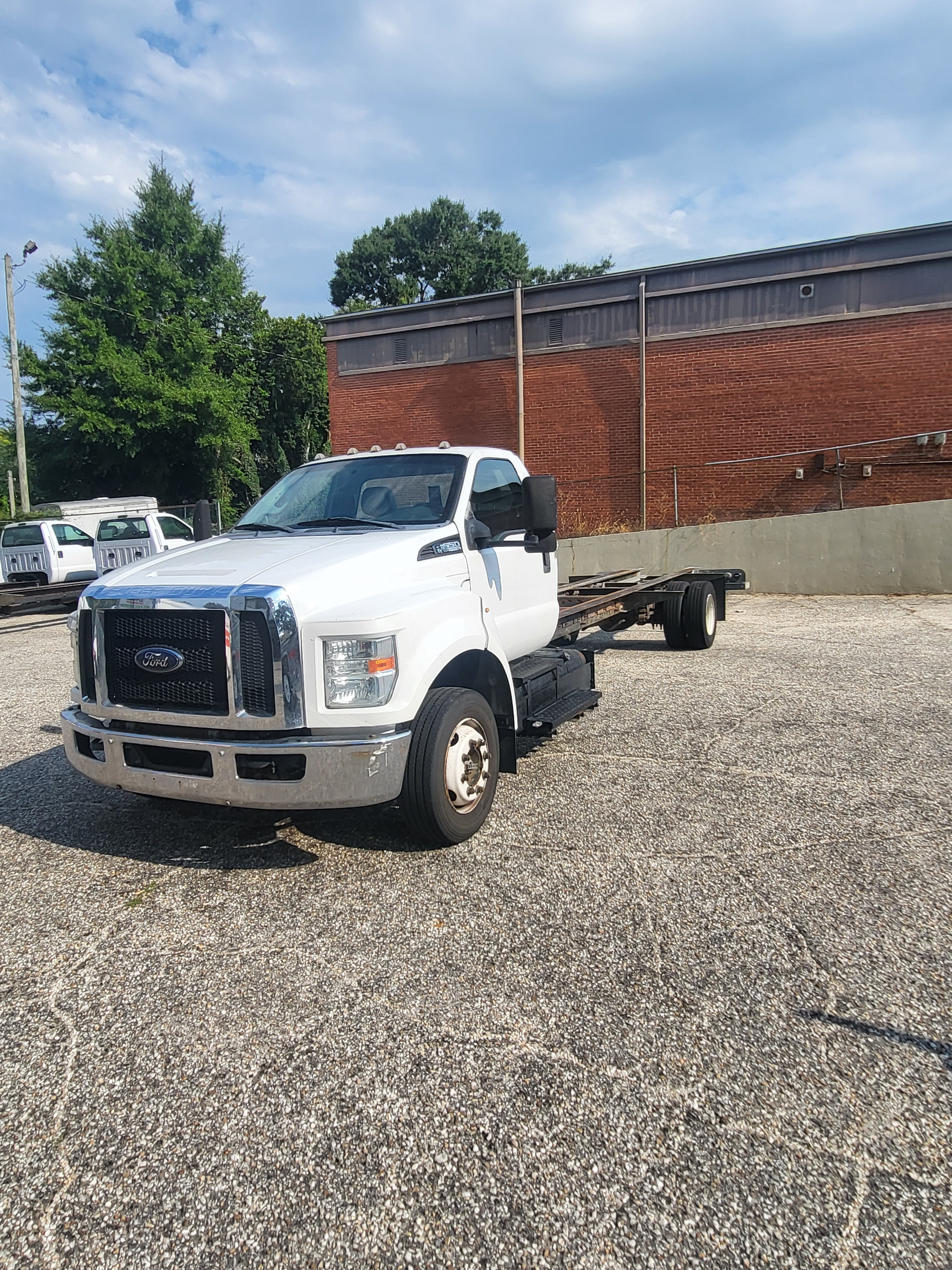 Used 2016 26 ' Cab and Chassis for sale