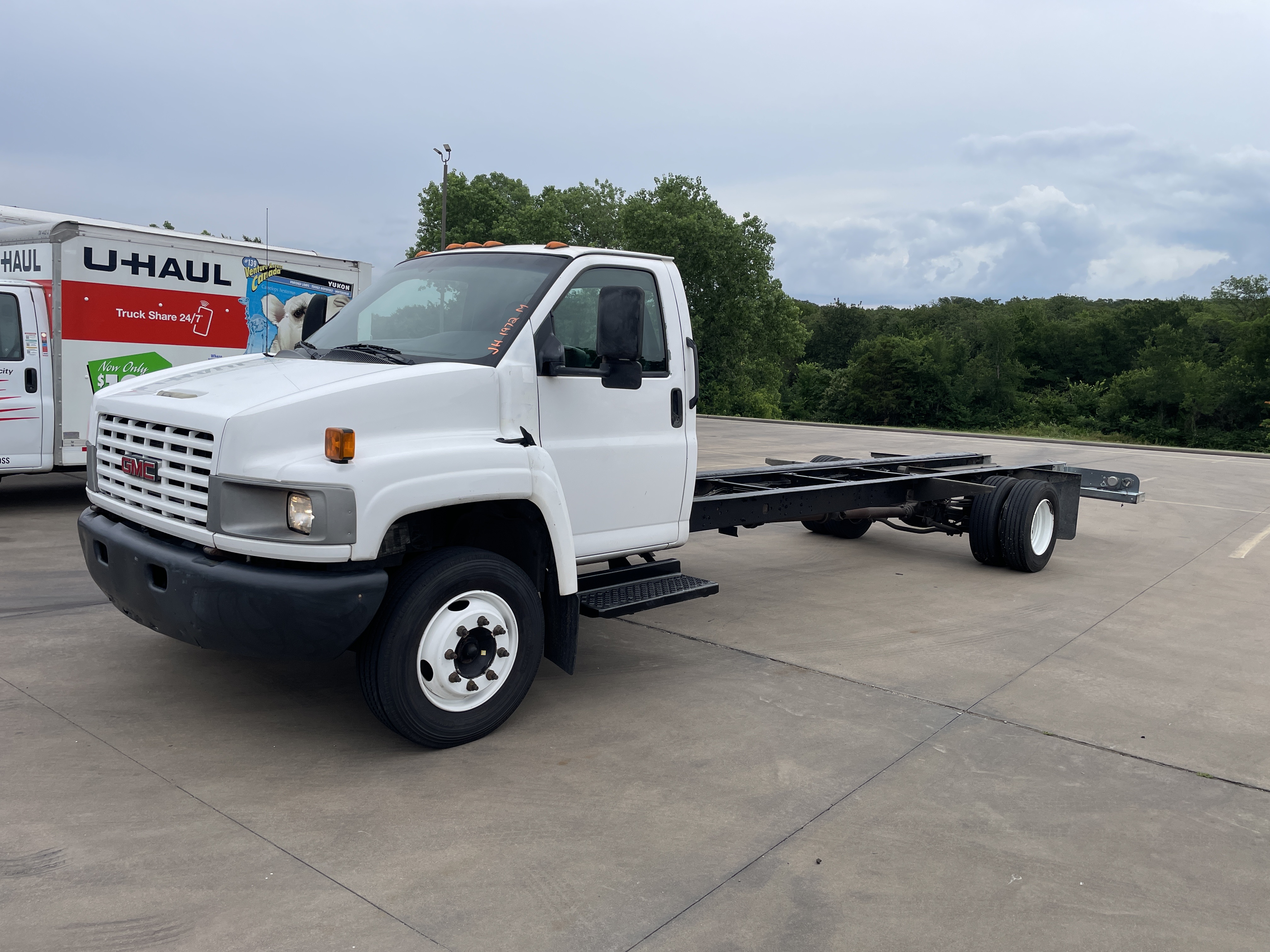 Used 2006 26 ' Cab and Chassis for sale