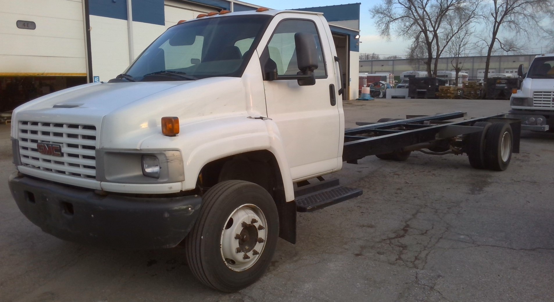 Used 2008 26 ' Cab and Chassis for sale