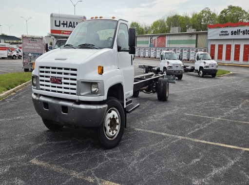 Used 2008 26 ' Cab and Chassis for sale