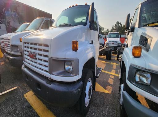Used 2006 26 ' Cab and Chassis for sale