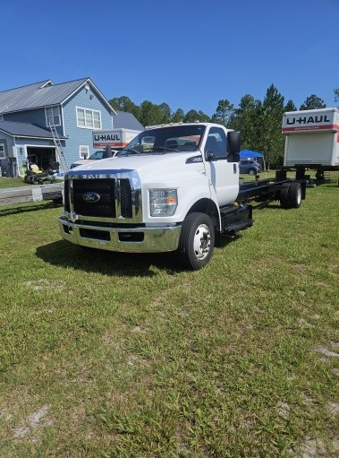 Used 2016 26 ' Cab and Chassis for sale