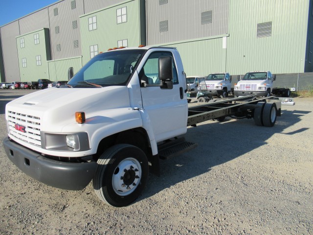 Used 2008 26 ' Cab and Chassis for sale