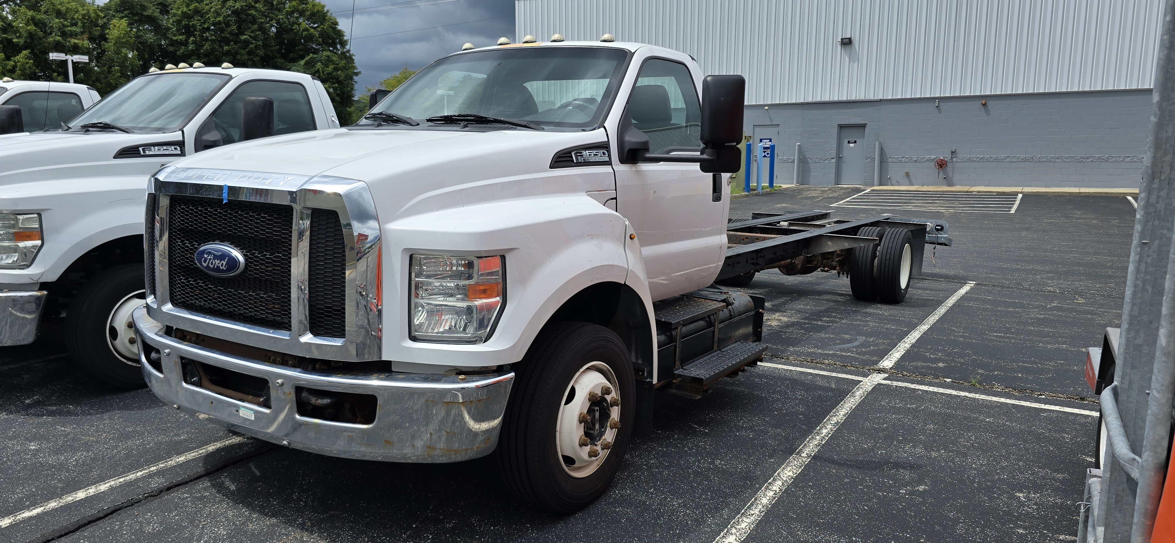 Used 2016 26 ' Cab and Chassis for sale
