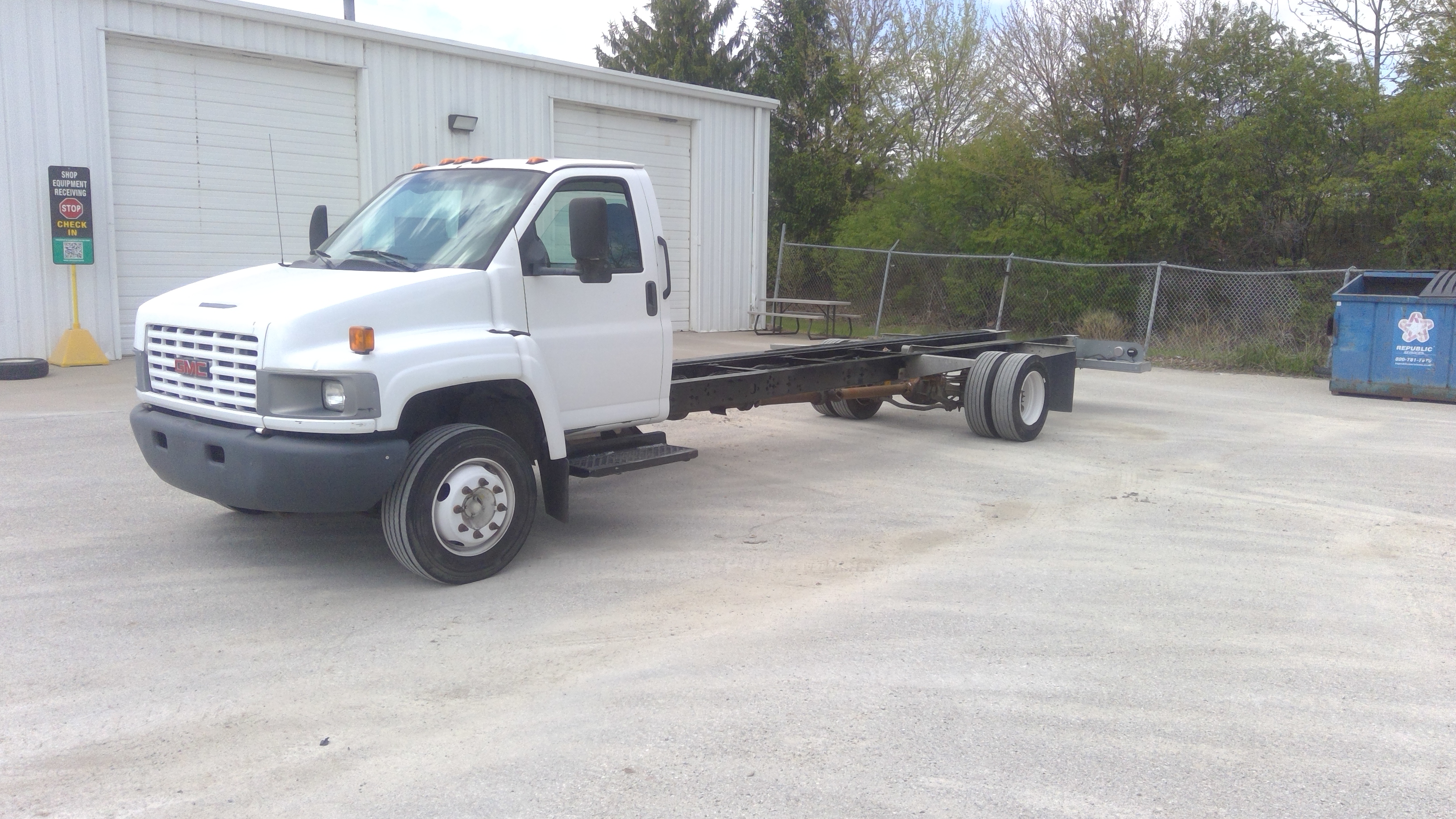 Used 2007 26 ' Cab and Chassis for sale