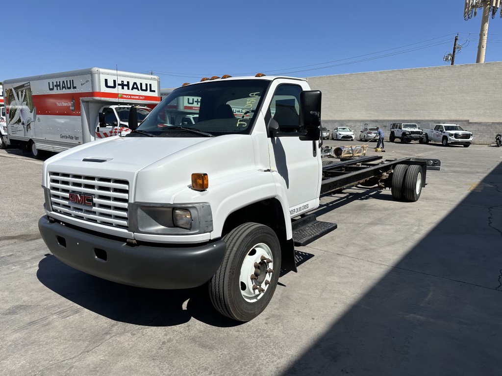 Used 2007 26 ' Cab and Chassis for sale