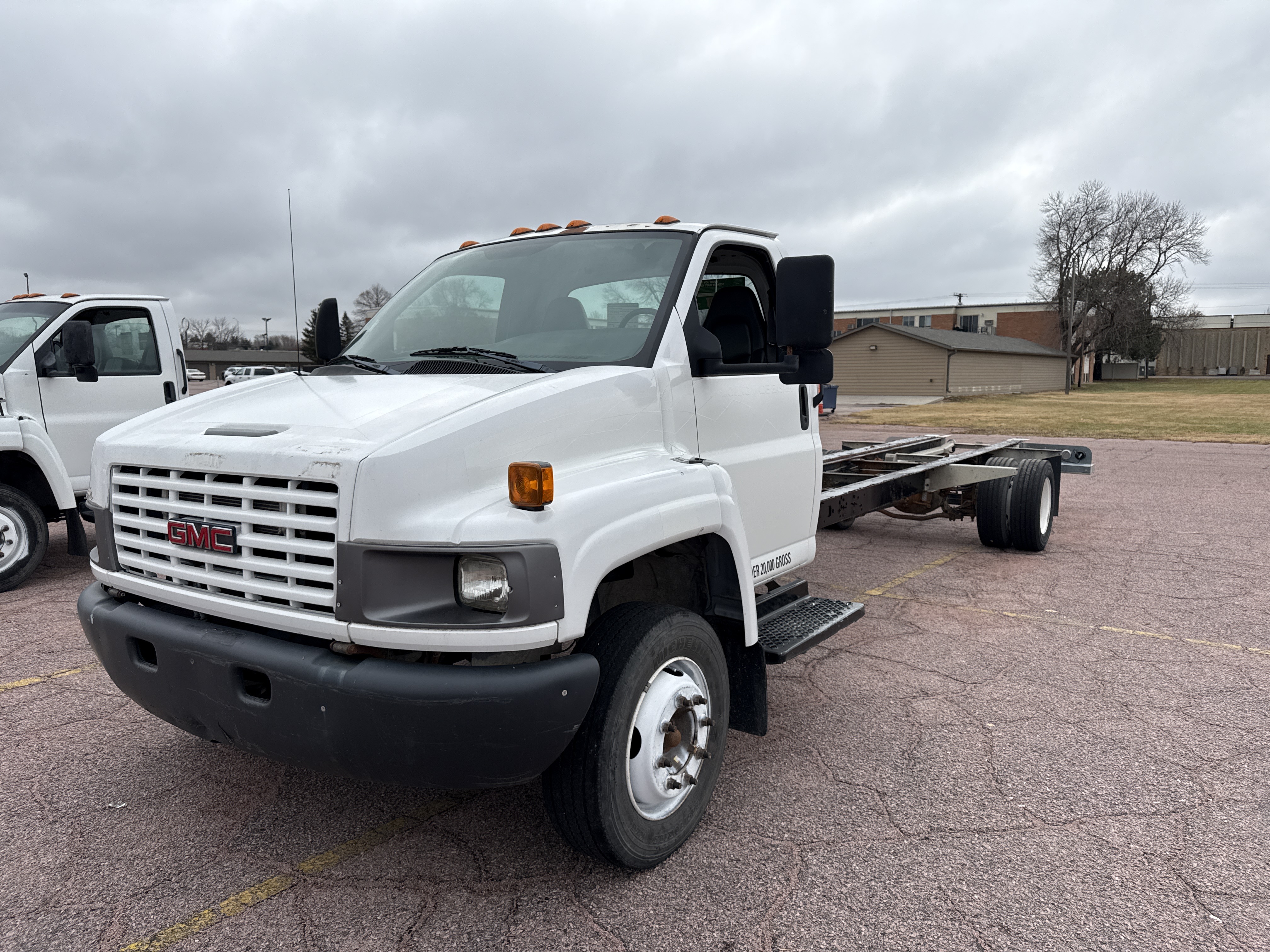 Used 2007 26 ' Cab and Chassis for sale