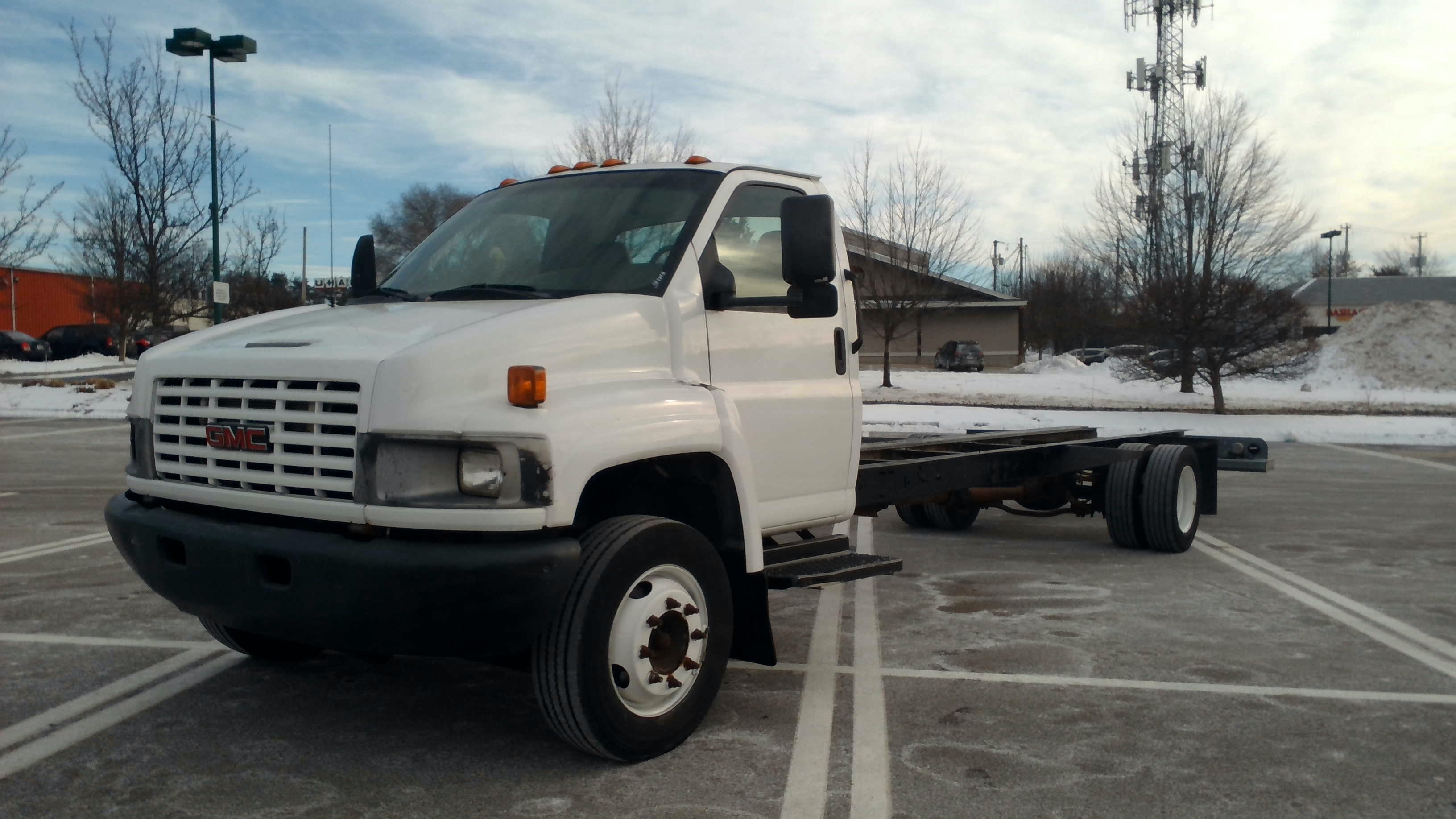 Used 2008 26 ' Cab and Chassis for sale