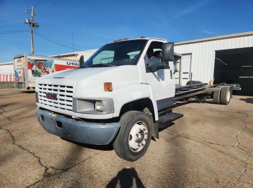 Used 2006 26 ' Cab and Chassis for sale
