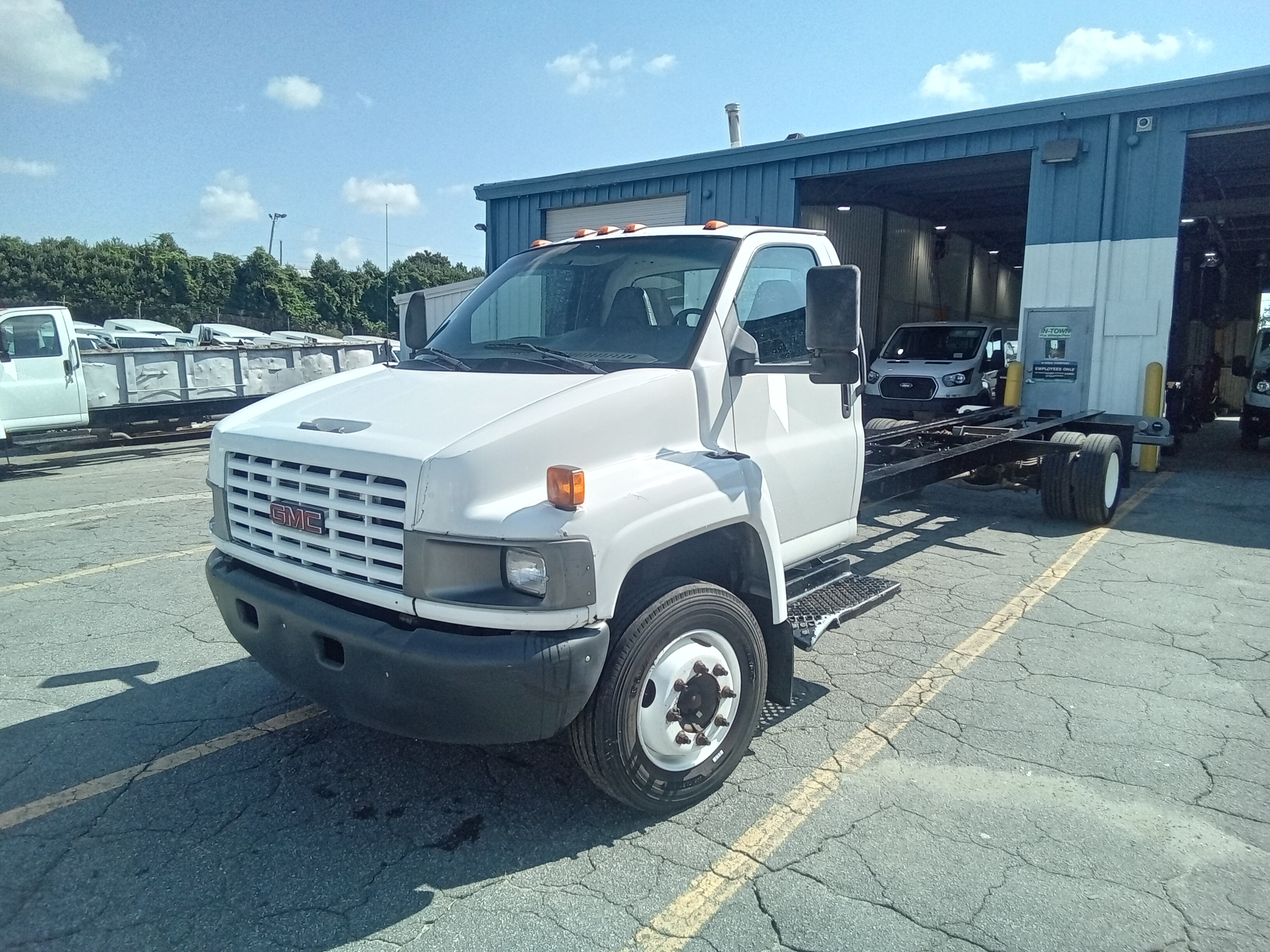 Used 2006 26 ' Cab and Chassis for sale